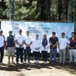 Suasana kebersamaan alumni IKA ALKIM saat mengikuti aksi lingkungan Reforest Camp ke-3 di area perkemahan.