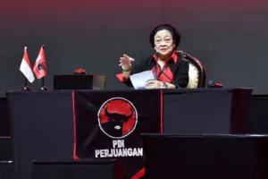 Megawati Soekarnoputri rangkap jabatan Ketua Umum dan Sekjen PDIP