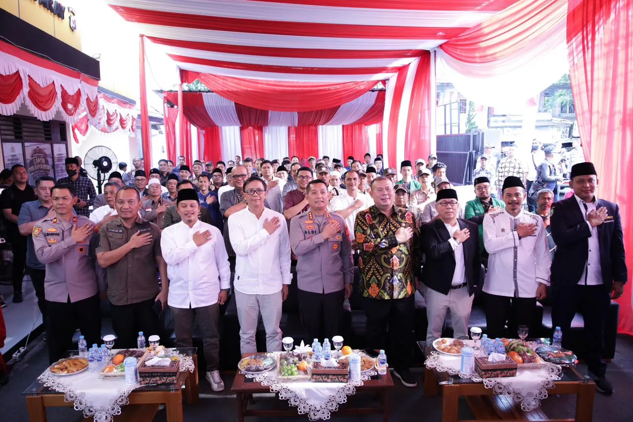 Peresmian Command Center Ciparay Bengras dengan 80 CCTV untuk meningkatkan keamanan dan menarik investasi di Kabupaten Bandung.