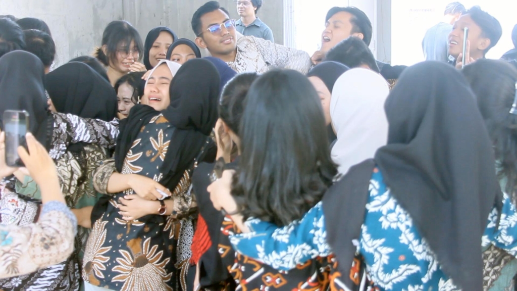 Suasana Haru Perpisahan Kelulusan