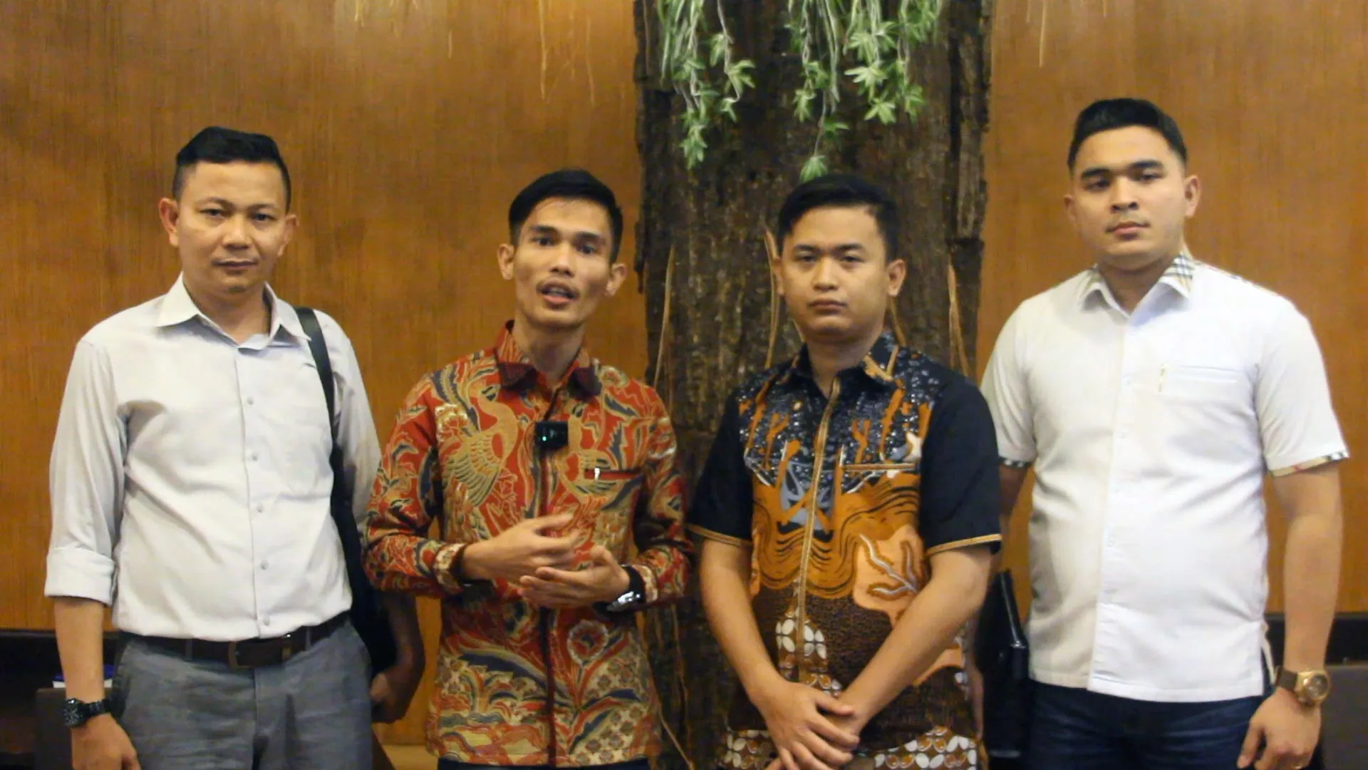Tim Hukum Ratakan Partners Saat Konferensi Pers Di Cimahi