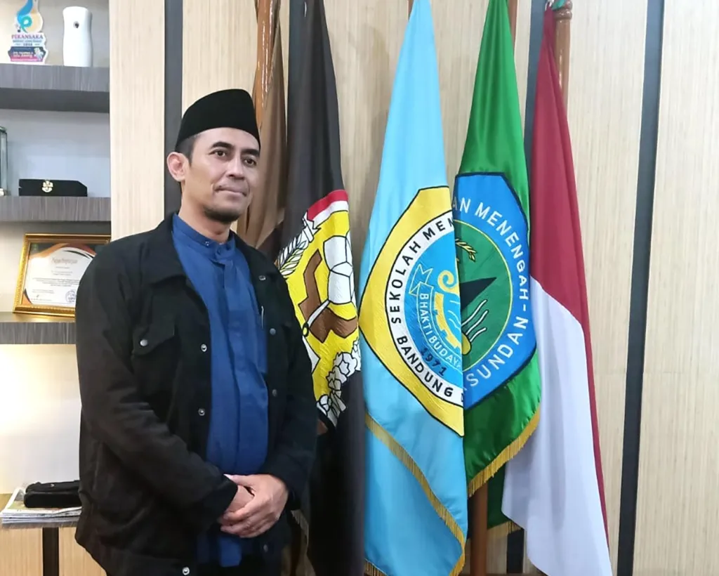 Kepala Smk Pasundan 2 Kota Bandung Umar Khatob Spd M Si