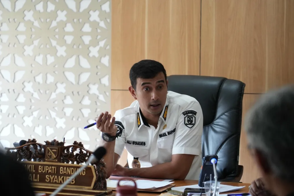 Ali Syakieb Gelaran Java Mountain Marathon 2026 Di Kawasan Patuha