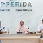 Emma Dety saat memimpin rapat persiapan Bandung Bedas Expo 2026 di Soreang.