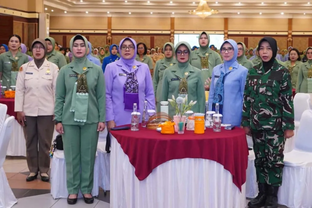 Ketua Persit KCK Kodam III/Siliwangi, Ny. Riri Kosasih, memberikan apresiasi tinggi terhadap antusiasme peserta di wilayah Jawa Barat