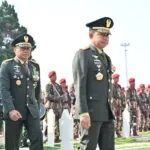Prosesi upacara militer pemakaman prajurit TNI misi UNIFIL Lebanon di TMP Cikutra Bandung yang dipimpin Panglima TNI.
