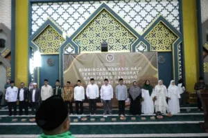 Bupati Bandung Dadang Supriatna resmi buka manasik haji 582 calon jamaah di Masjid Al-Fathu. Fokus pada kemandirian ibadah dan haji ramah lansia.