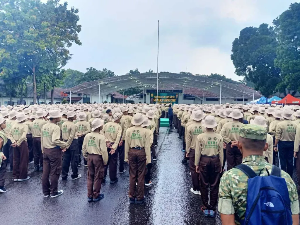 Ribuan santri mengikuti pelatihan bela negara dalam program Siliwangi Santri Camp 2026