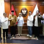 Bupati Bandung Dadang Supriatna Bersama Pengurus APKASI Saat Beraudiensi Dengan MenPAN RB Rini Widyantini Di Jakarta