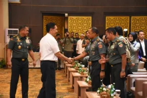 Dankodiklatad Letjen TNI Mohamad Hasan Bersama Kasad Jenderal TNI Maruli Simanjuntak Di Seminar Nasional Seskoad 2026