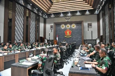 Dankodiklatad Letjen TNI Mohamad Hasan Memimpin Rapat UN II Validasi Organisasi Di Ruang Ganesha 2