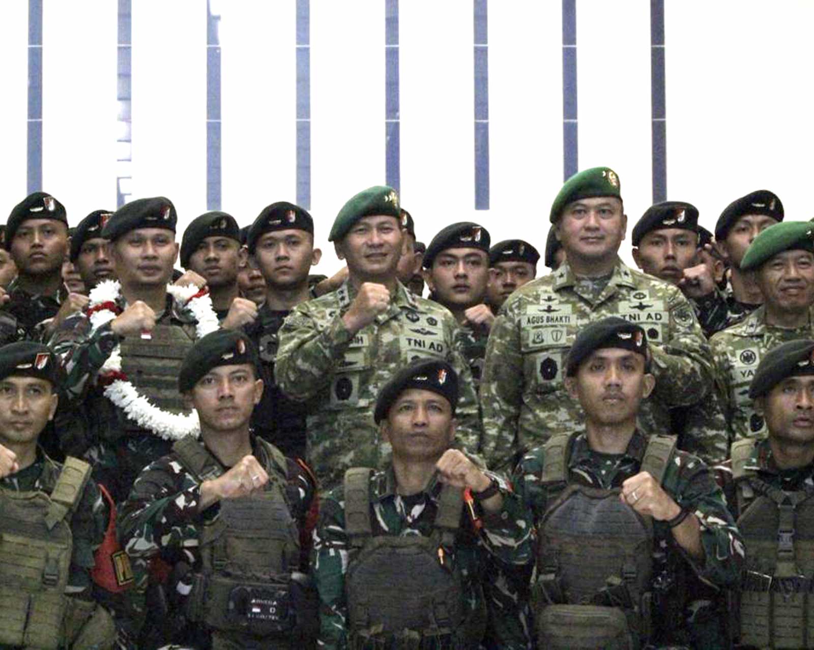 Mayjen TNI Kosasih Pimpin Upacara Penyambutan Satgas Yonif 301 PKS Di Bandung Usai Tugas Dari Papua