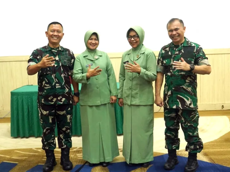 Suasana Penuh Kekeluargaan Dalam Acara Lepas Sambut Warga Sdirdik Kodiklatad Yang Dipimpin Brigjen TNI Tarunajaya